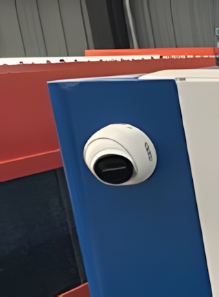 Камера слежения за зоной резки и сменной паллетой