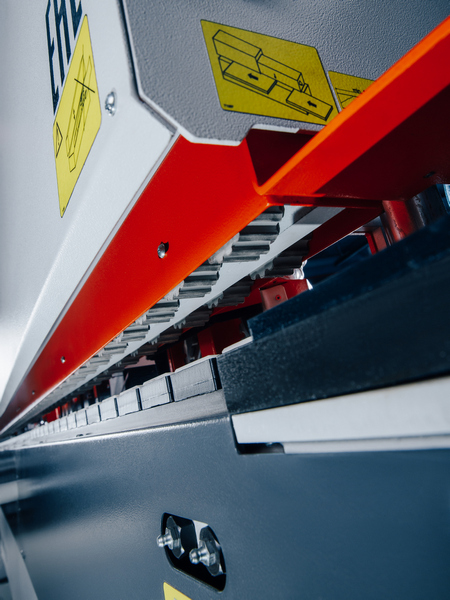 Подающий конвейер