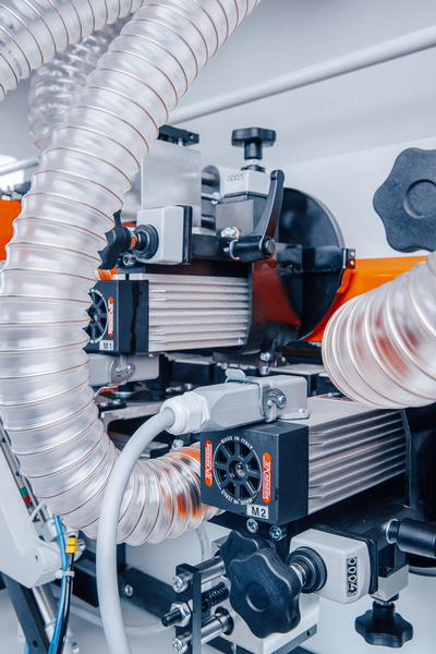 Узел фрезерования свесов