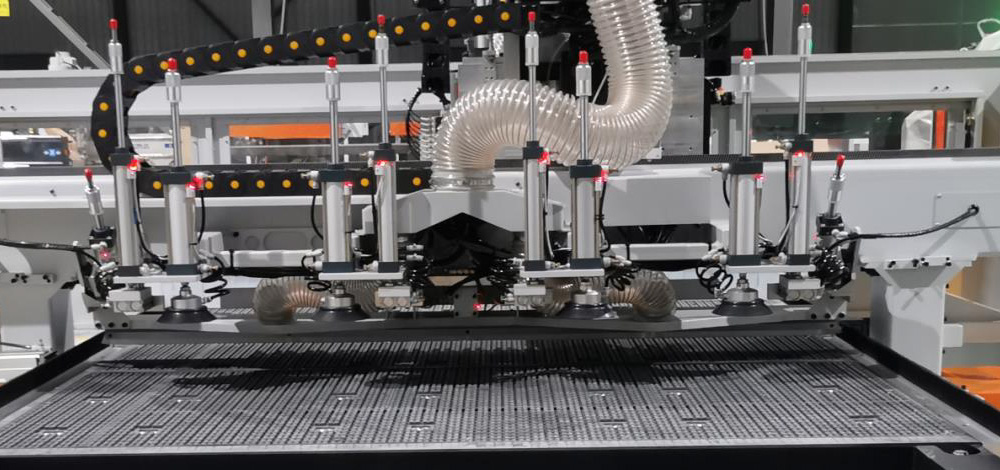 Вакуумные присоски с пневмотолкателями