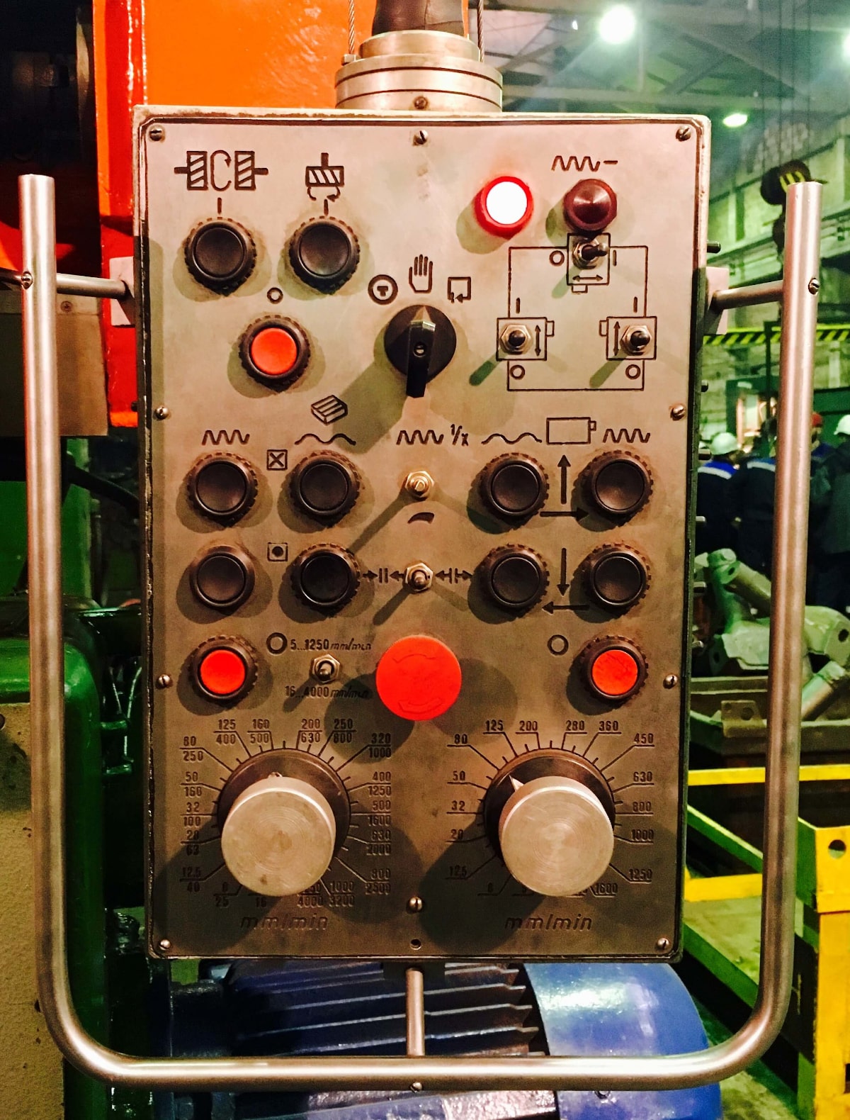 Кнопочный пульт управления