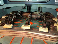 Копировально-фрезерный QUADRO LH-60-4PS, LH-80-4PS, LH-100-4PS, LH-120-4PS - Редактирование, при обработке ножек стульев шаблоны  расставляются по краю круглого стола 