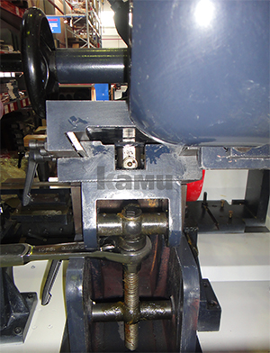  Станок для профилирования и заточки профильных и плоских ножей мод. WTG-330B 