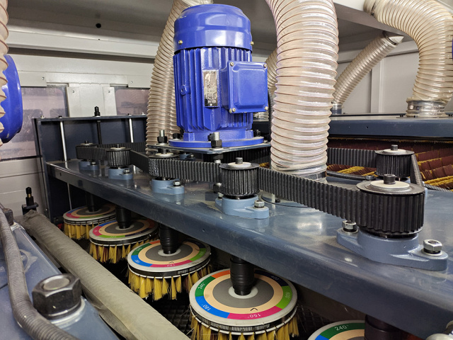 Рельефно-шлифовальный станок EcoWood 1000 V2.0 PRO