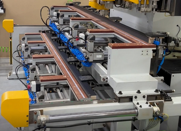 ����������-����������� ����� � ��� ��� ������������ ��������� � ����� � ������� �������� MASTERDOOR CNC MTJ-2400A 