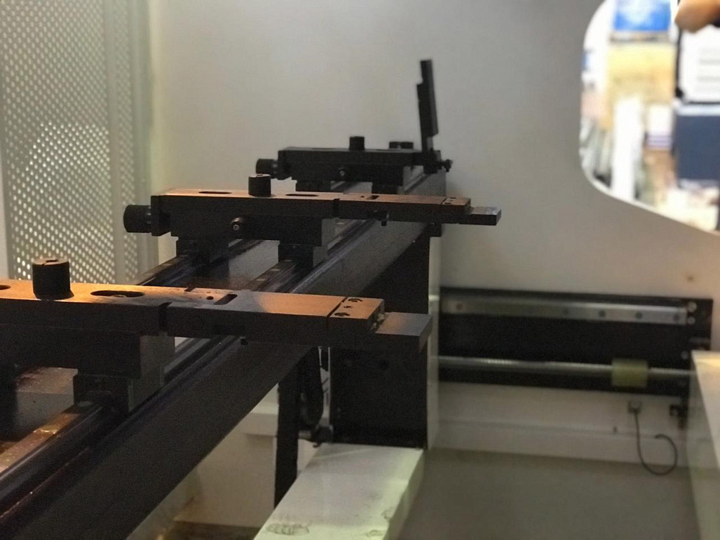 Гидравлический листогибочный пресс SMD PBA 170-3200 - купить по доступным  ценам с доставкой по России и СНГ в КАМИ