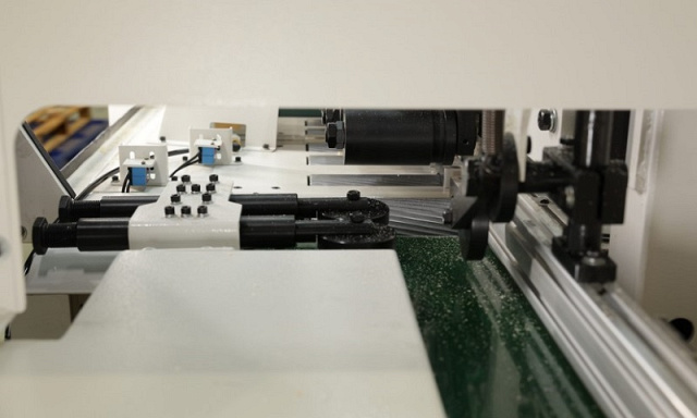 �������������� ������ ��� ������� �������� � �������� QUADRO SpeedCut 200