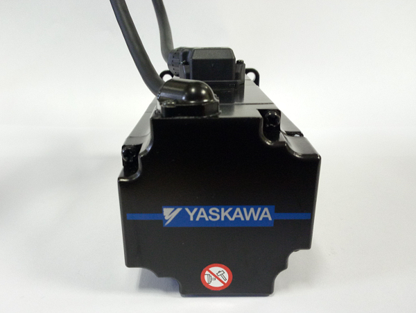  Yaskawa SGM7J-04AFC6S 01021522