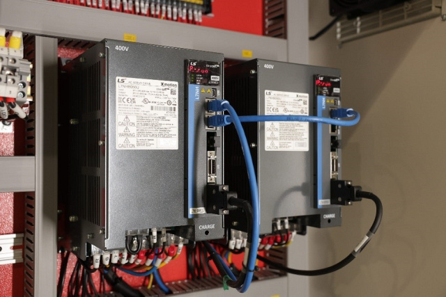 �������������� ������ ��� ������� �������� � �������� QUADRO SpeedCut 200