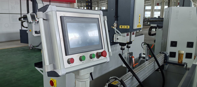 ��������� ������ ��� � ����� ���������� � ���������� ������������ QUADRO TM 1200-2�