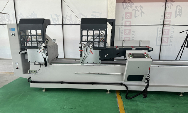 �������������� ����������� ���� � ��� QUADRO ALUCUT CNC 500 x 5000 (Angles 45�/ 90�/ 135�)