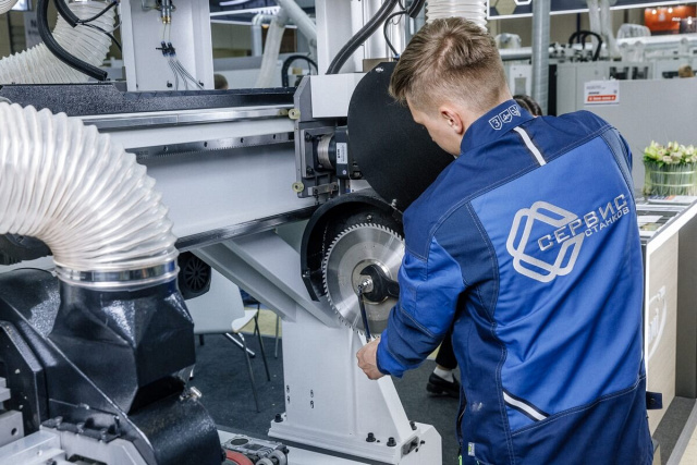-       Beaver DOORCUT CNC