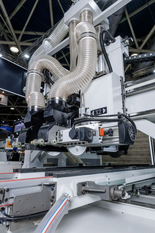 -       Beaver DOORCUT CNC