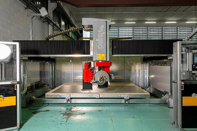     OMAG Water 5 & Saw