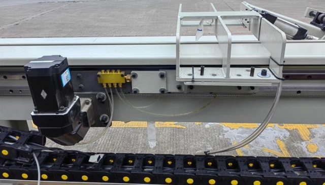 �������������� ����������� ������ � ���������� EcoWood Cut 250 MAX