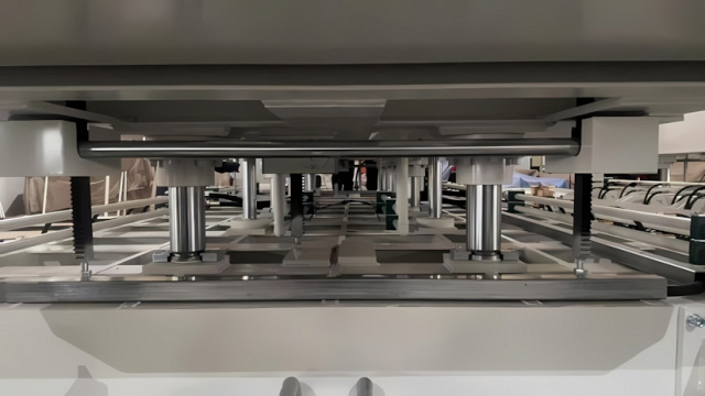 �������������� �������������� ������� ����� � �������� �������� Vario Press SC VP 30-140/1