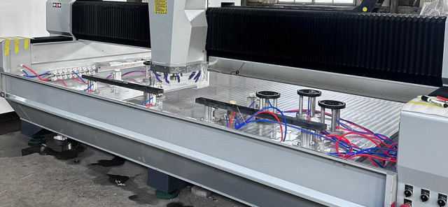 �������������� ������ � ��� JET GLASS CNC J