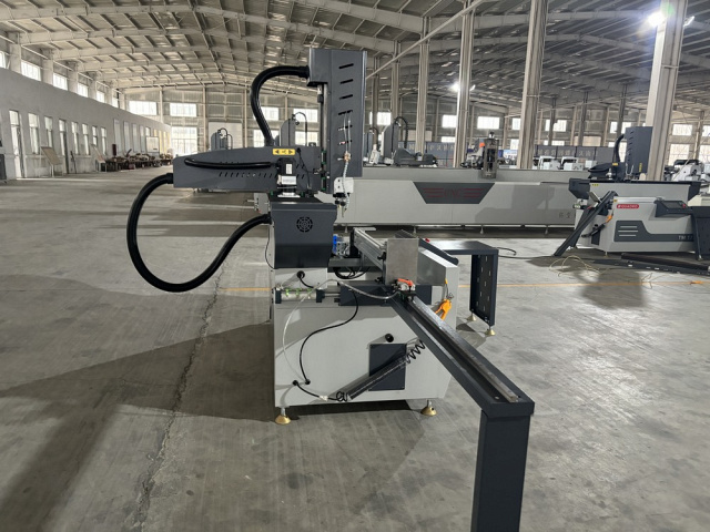 ��������� ������ ��� � ����� ���������� ���������� ���� � ������ ��������� ������ QUADRO ALUMIL TM 1750-2 A/B