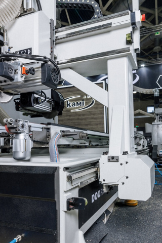 -       Beaver DOORCUT CNC