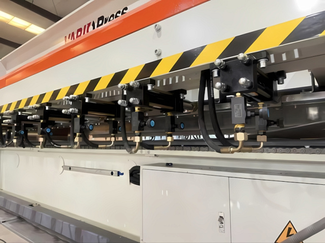 �������������� �������������� ������� ����� � �������� �������� Vario Press SC VP 30-140/1