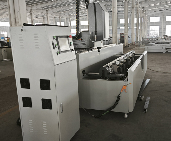 ��������� ������ c ����� ���������� � ���������� ������ � ��� QUADRO ALUMIL 3000-2M SYNTEC � ALUMIL 4000-2M SYNTEC