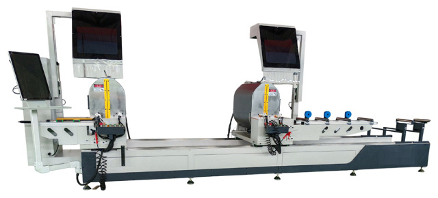 �������������� ����������� ���� � ��� QUADRO ALUCUT CNC 550 � 4500 Servo 22,5� - 157,5�