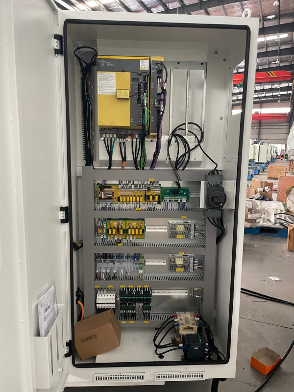 Токарные центры с противошпинделем SPECTR TL-2000SY и TL-2000SY