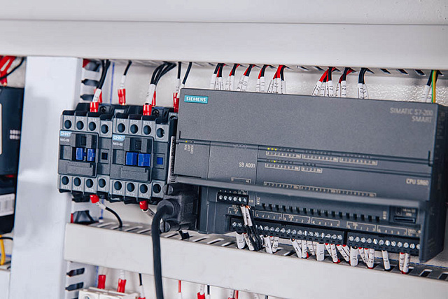     JET GLASS XM 261 PLC