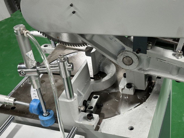 ����������� ����������� ������ ALUCUT 305 A