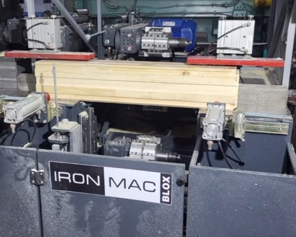     IRONMAC BLOX 4x4-200   