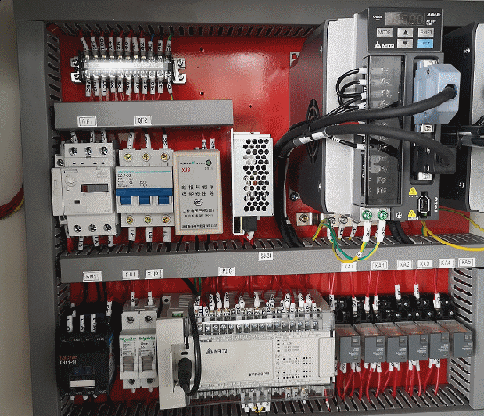   c     QUADRO YRT-100 CNC