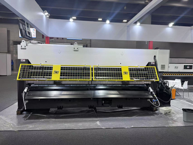 ��������� � ������� ����� ��� ����� ����� EcoWood InterCut 3400 DKA
