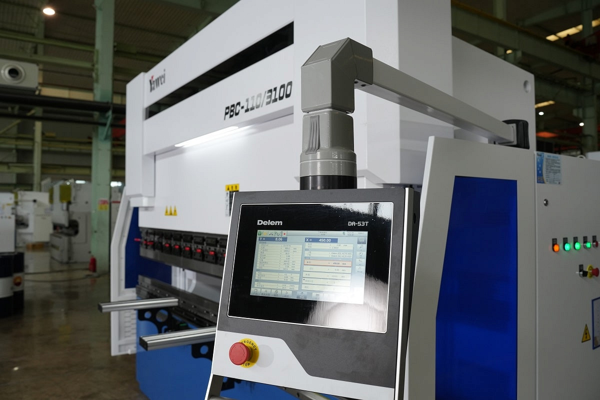 Гидравлический листогибочный пресс SMD PBC-80/2550 - купить по доступным  ценам с доставкой по России и СНГ в КАМИ