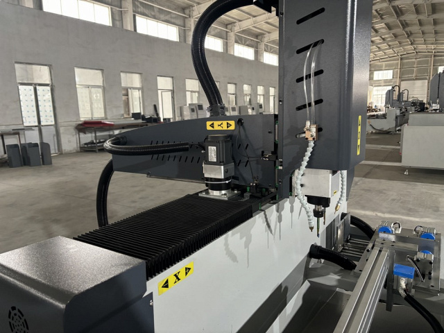 ��������� ������ ��� � ����� ���������� ���������� ���� � ������ ��������� ������ QUADRO ALUMIL TM 1750-2 A/B