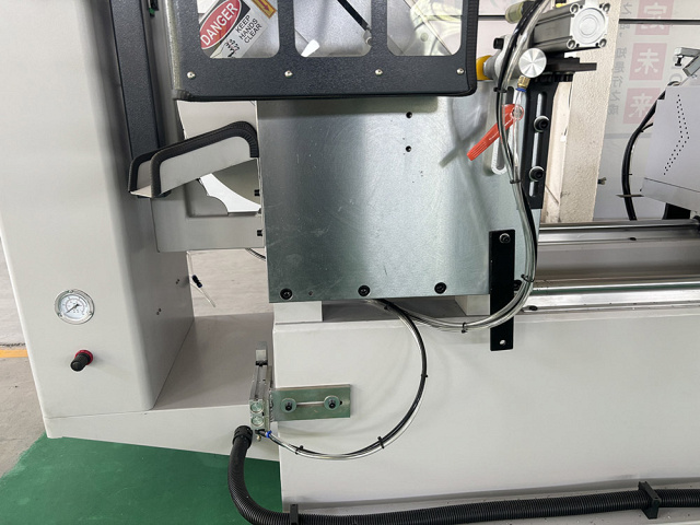 �������������� ����������� ���� � ��� QUADRO ALUCUT CNC 500 x 5000 (Angles 45�/ 90�/ 135�)