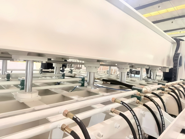 �������������� �������������� ������� ����� � �������� �������� Vario Press SC VP 30-140/1