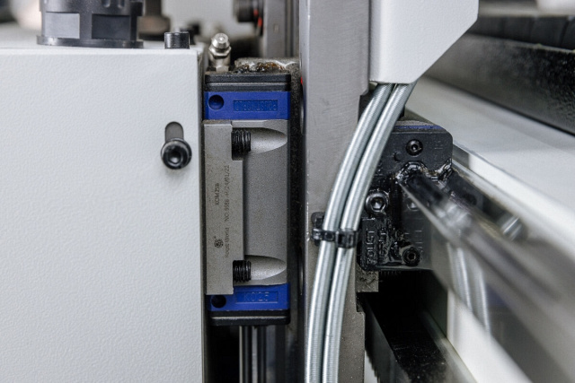 -       Beaver DOORCUT CNC