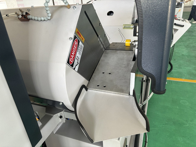 �������������� ����������� ���� � ��� QUADRO ALUCUT CNC 500 x 5000 (Angles 45�/ 90�/ 135�)